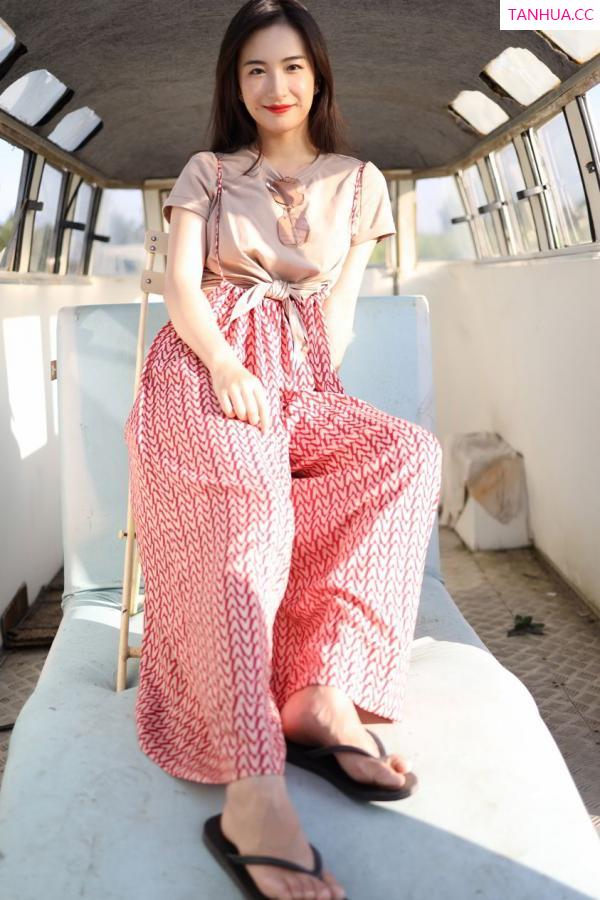 龚天艺 艺儿拿铁 [XIUREN]高清写真图 2019.09.02 艺儿拿铁第10张图片